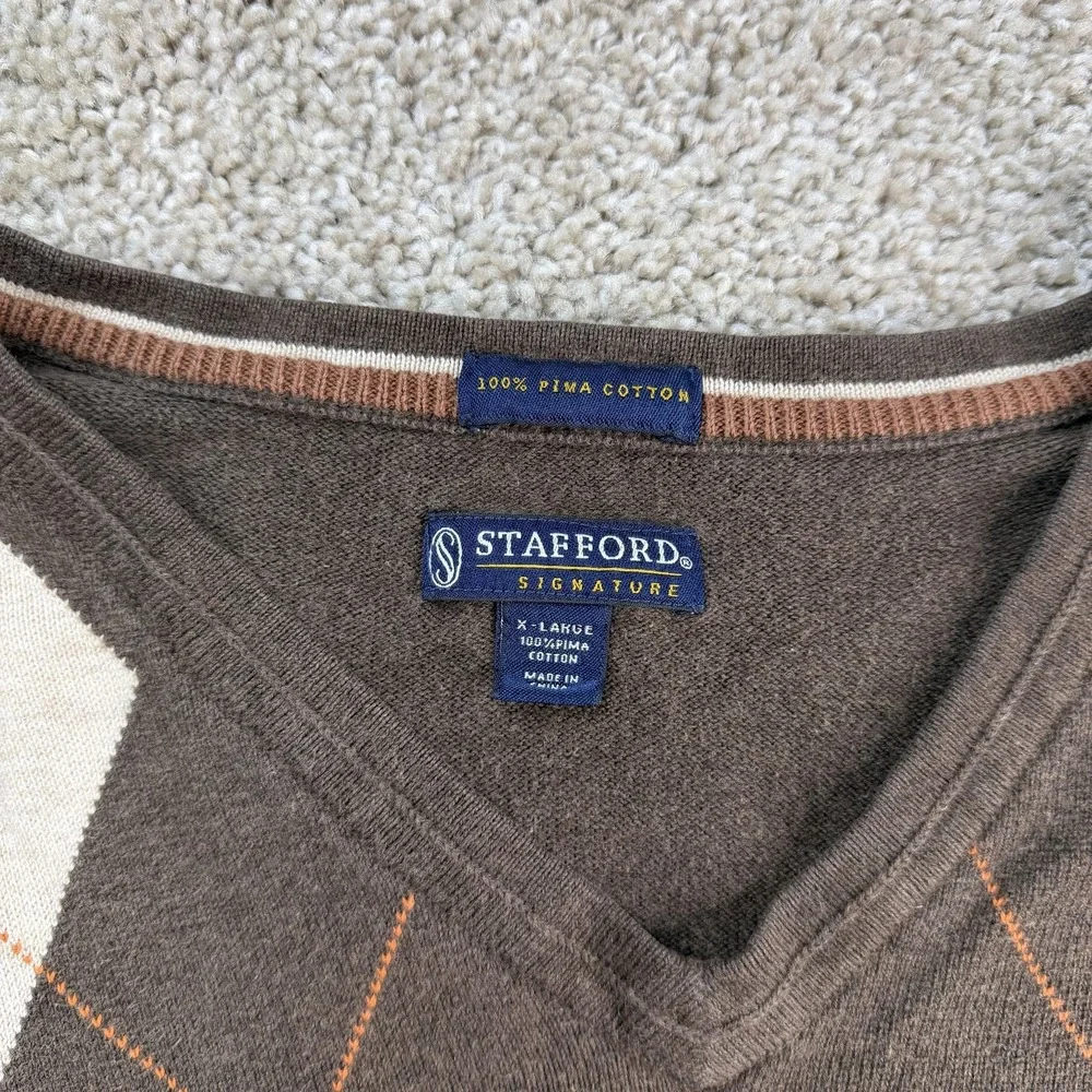 Stafford Signature Sweater Mens XL Brown Argyle Tight Knit V Neck Pullover